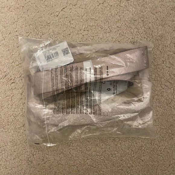 Lululemon Everywhere Fleece Belt Bag Extended Strap Natural Ivory/Trench - Picture 5 of 5